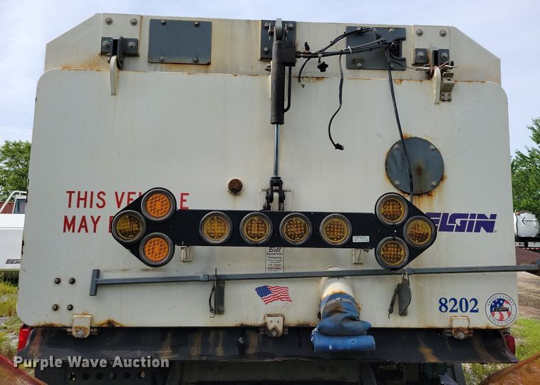 image for item DR4315 2002 Sterling SC8000 street sweeper truck