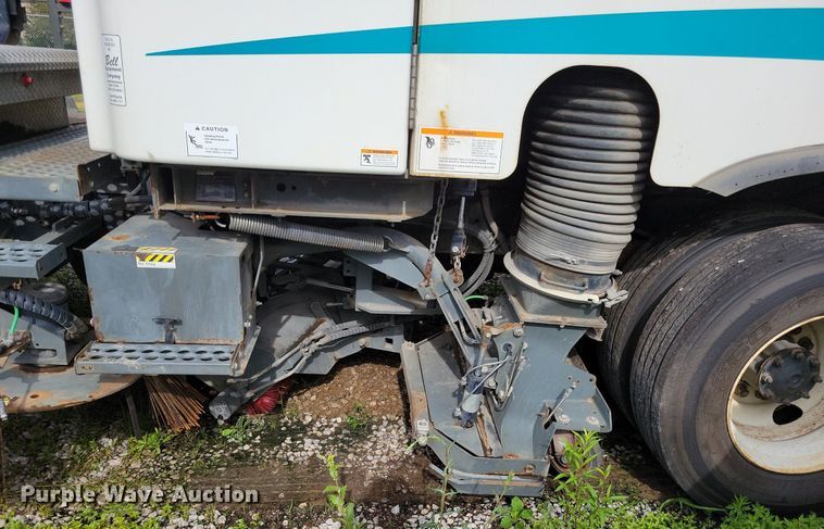image for item DR4315 2002 Sterling SC8000 street sweeper truck
