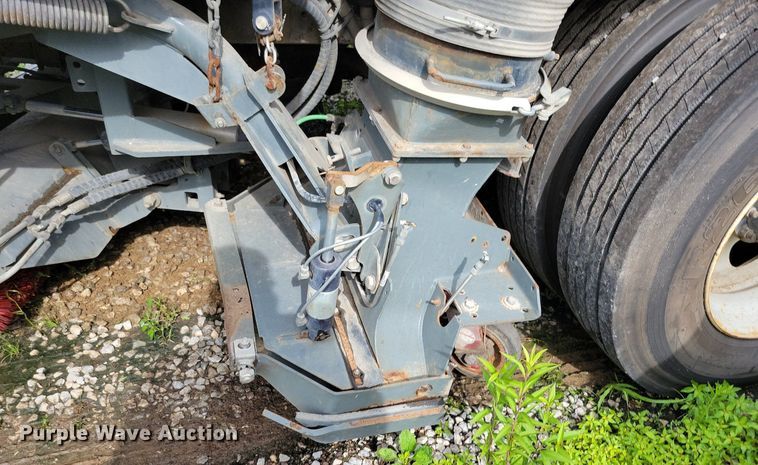 image for item DR4315 2002 Sterling SC8000 street sweeper truck