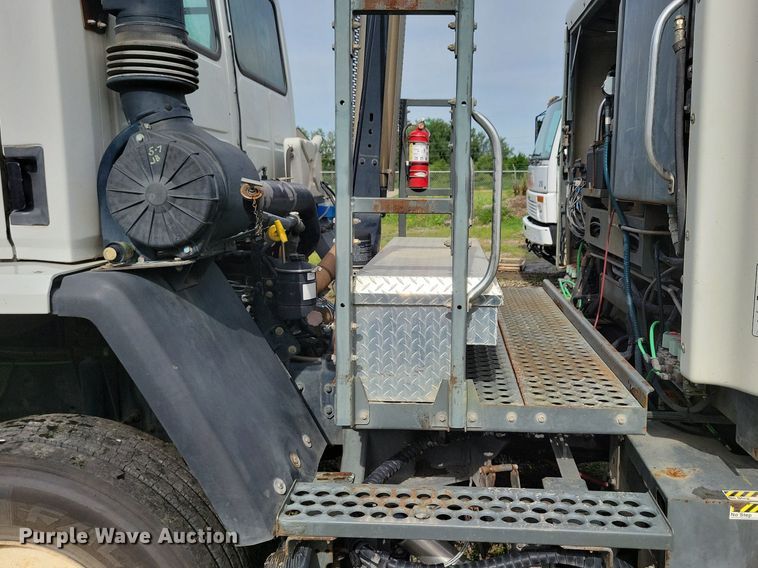 image for item DR4315 2002 Sterling SC8000 street sweeper truck