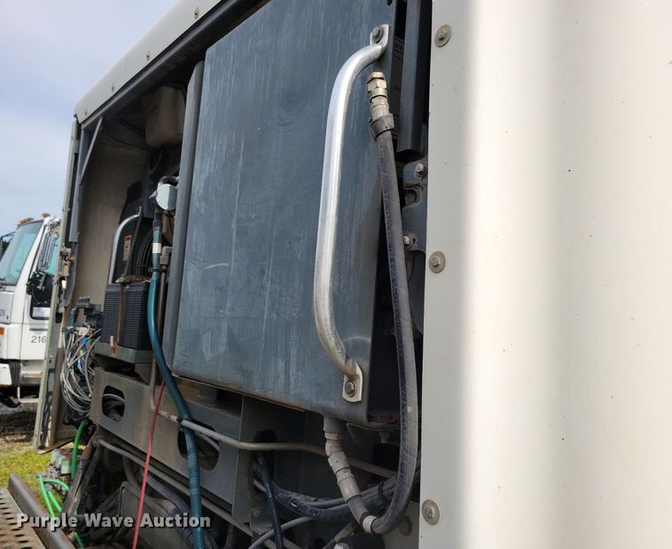 image for item DR4315 2002 Sterling SC8000 street sweeper truck