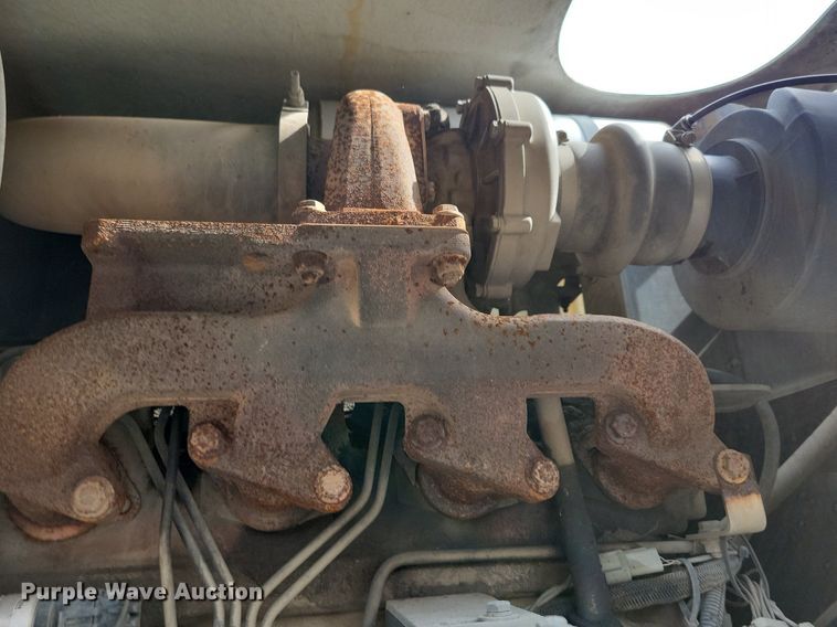 image for item DR4315 2002 Sterling SC8000 street sweeper truck