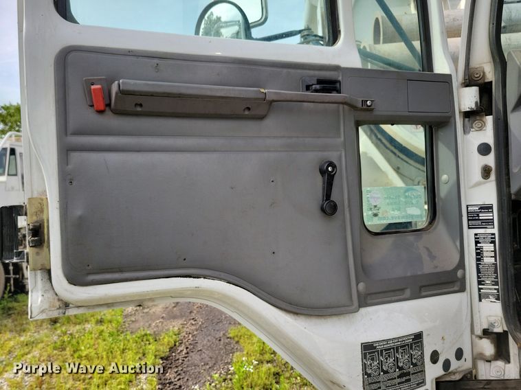 image for item DR4315 2002 Sterling SC8000 street sweeper truck