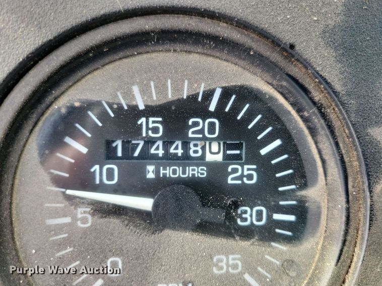 image for item DR4315 2002 Sterling SC8000 street sweeper truck