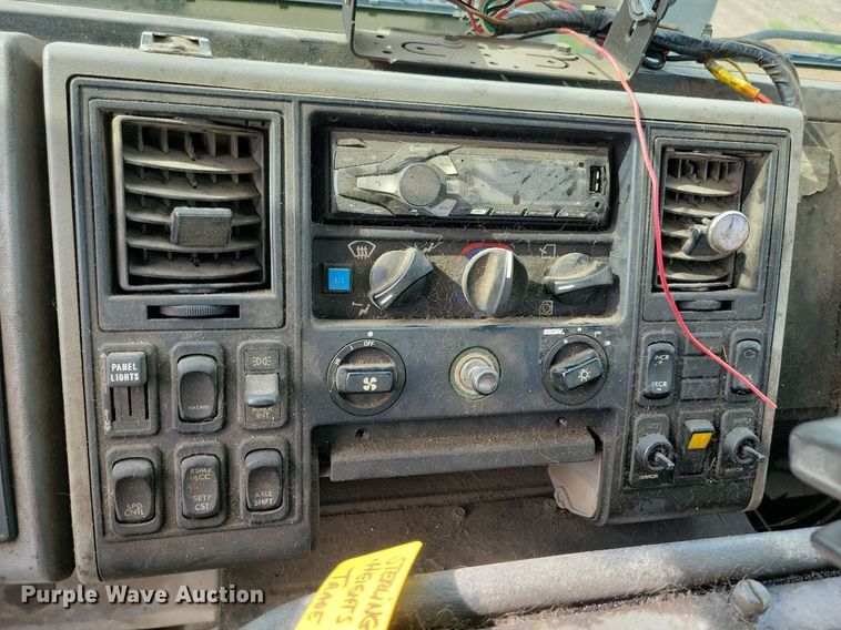 image for item DR4315 2002 Sterling SC8000 street sweeper truck