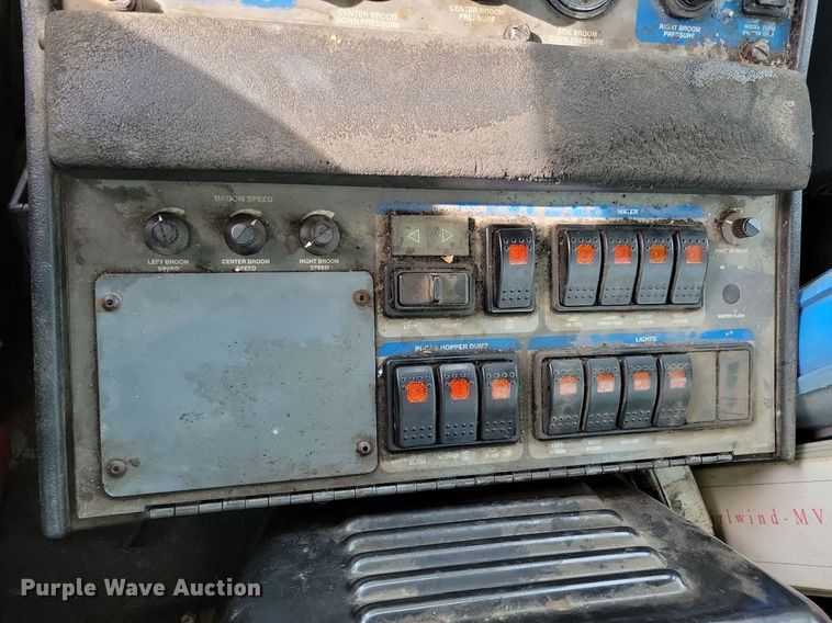 image for item DR4315 2002 Sterling SC8000 street sweeper truck