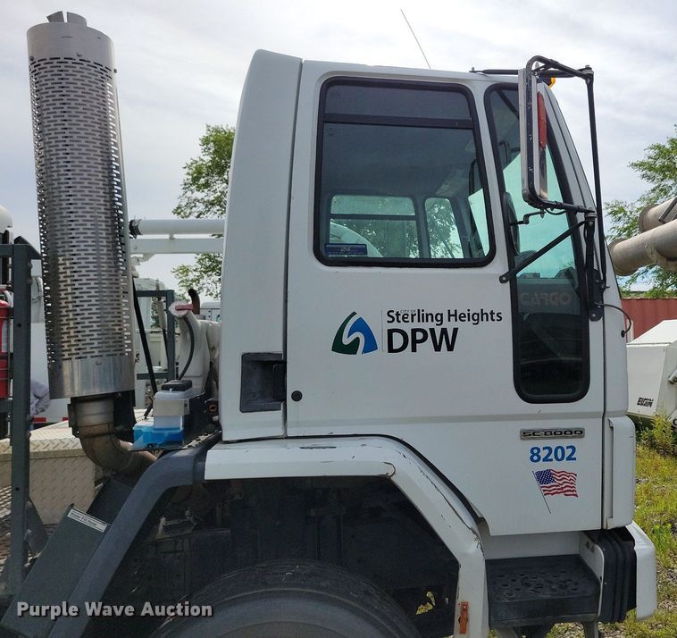 image for item DR4315 2002 Sterling SC8000 street sweeper truck