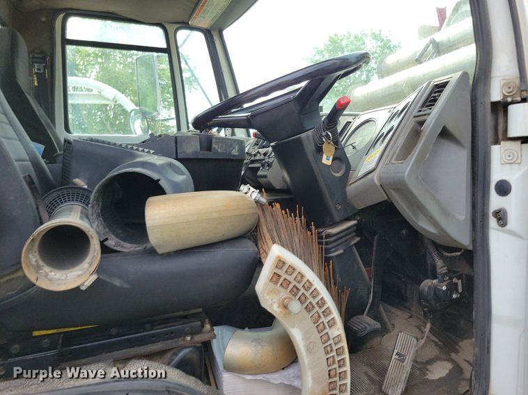 image for item DR4315 2002 Sterling SC8000 street sweeper truck