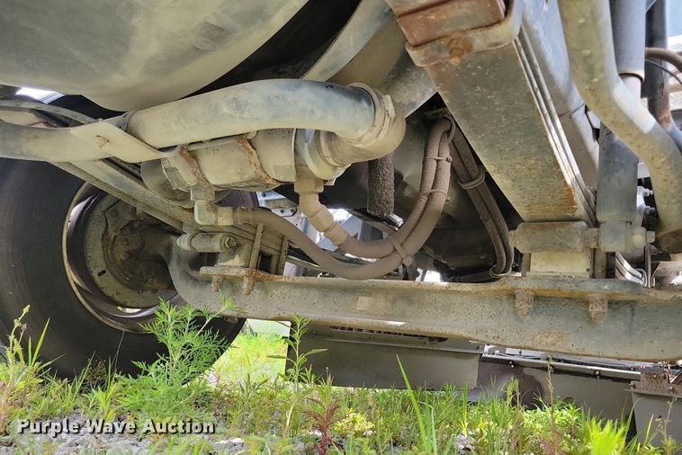 image for item DR4315 2002 Sterling SC8000 street sweeper truck