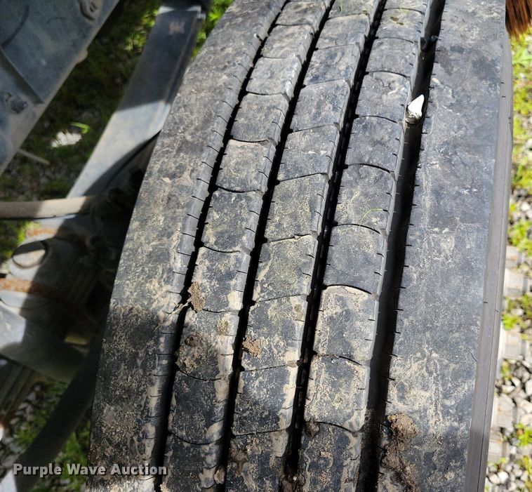 image for item DR4315 2002 Sterling SC8000 street sweeper truck