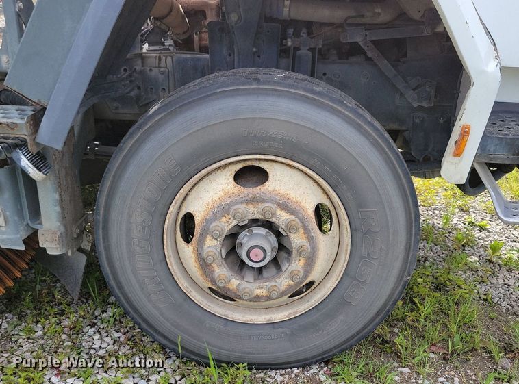 image for item DR4315 2002 Sterling SC8000 street sweeper truck