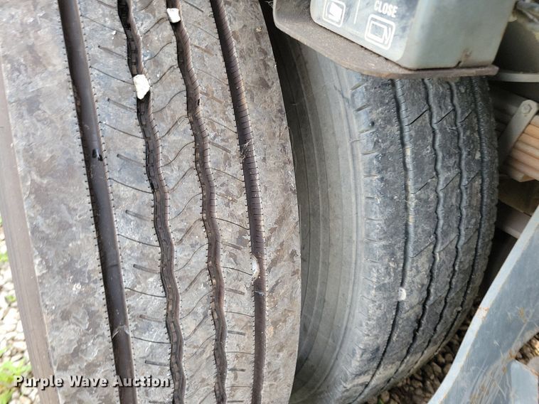 image for item DR4315 2002 Sterling SC8000 street sweeper truck