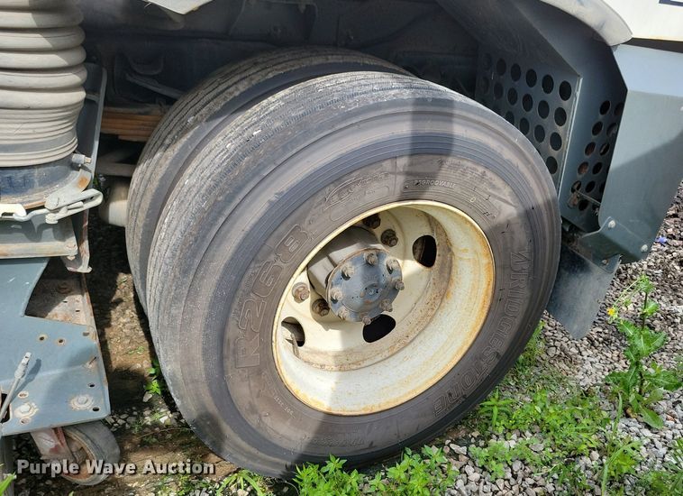 image for item DR4315 2002 Sterling SC8000 street sweeper truck