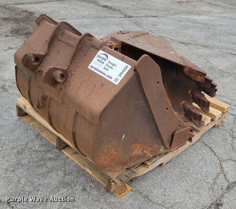 image for item DR4356 (3) excavator attachments