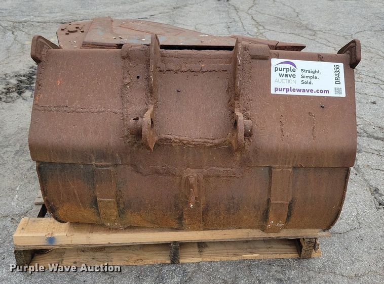 image for item DR4356 (3) excavator attachments