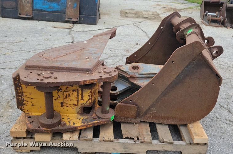 image for item DR4356 (3) excavator attachments