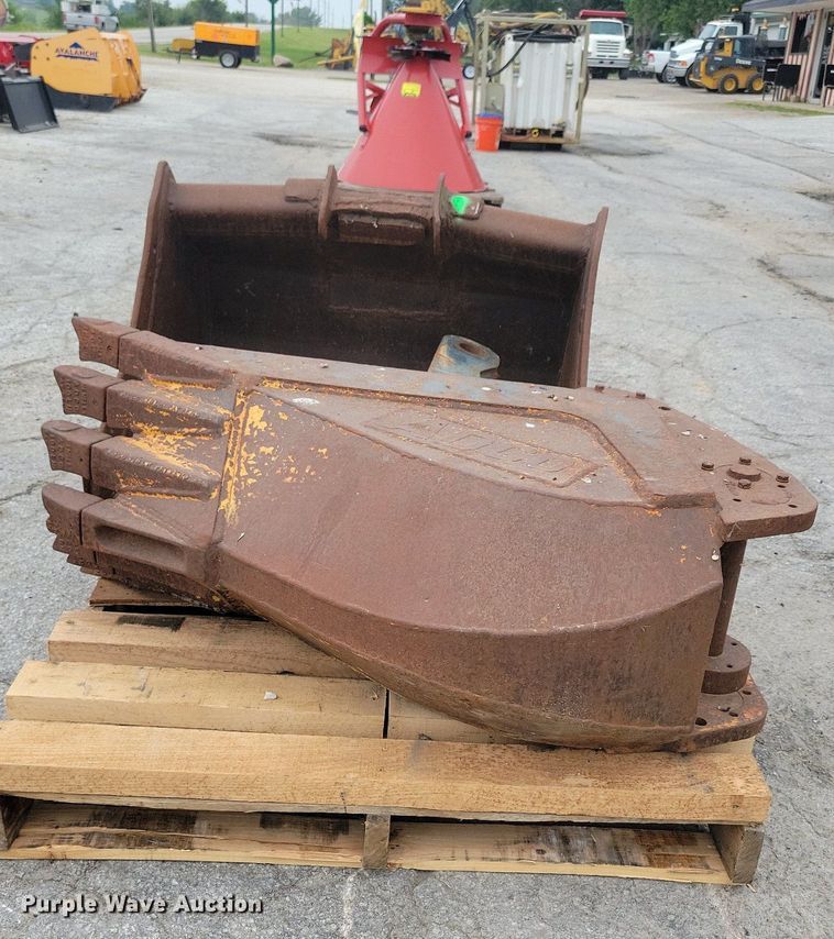 image for item DR4356 (3) excavator attachments