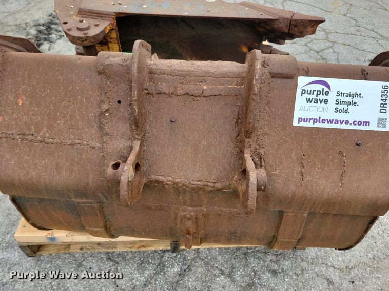 image for item DR4356 (3) excavator attachments