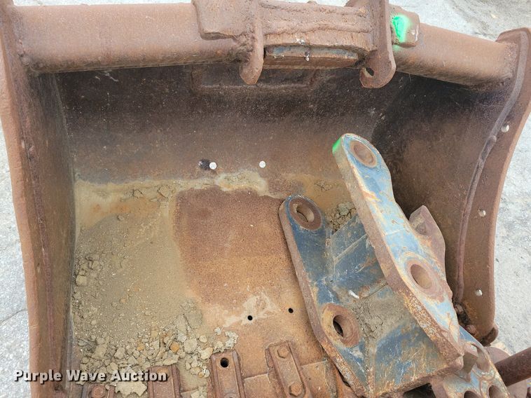 image for item DR4356 (3) excavator attachments
