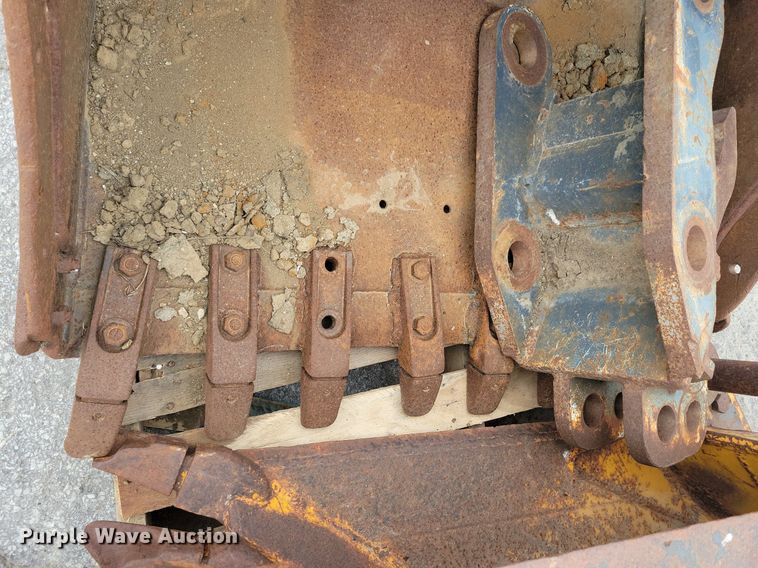 image for item DR4356 (3) excavator attachments