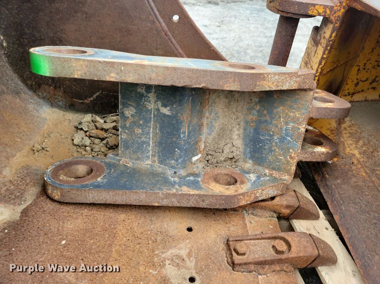 image for item DR4356 (3) excavator attachments