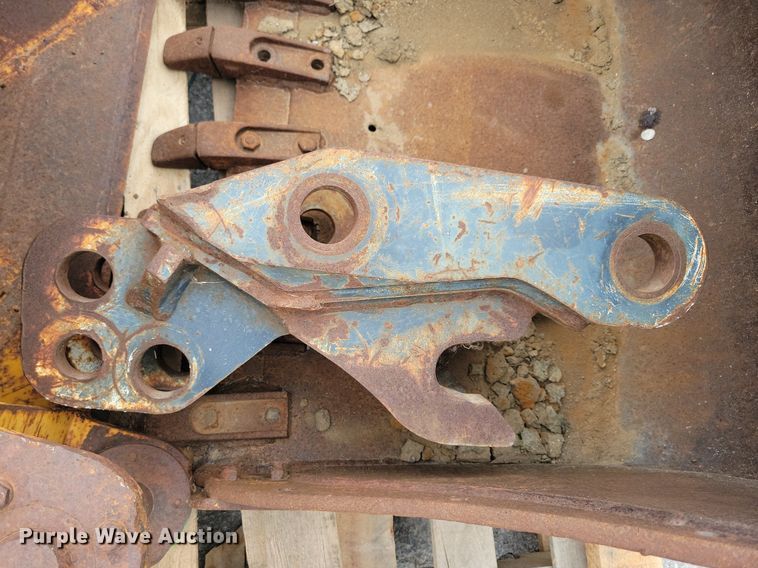 image for item DR4356 (3) excavator attachments