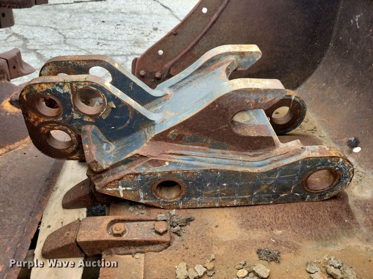 image for item DR4356 (3) excavator attachments
