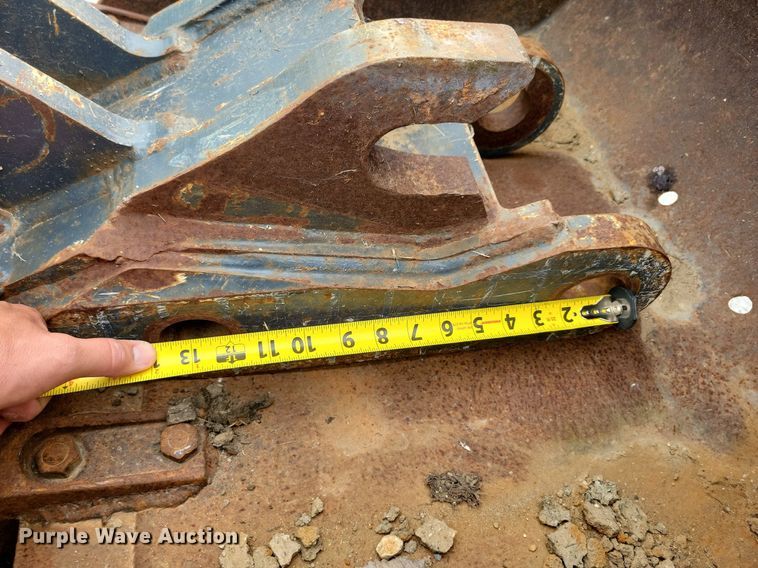 image for item DR4356 (3) excavator attachments