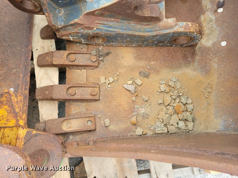 image for item DR4356 (3) excavator attachments
