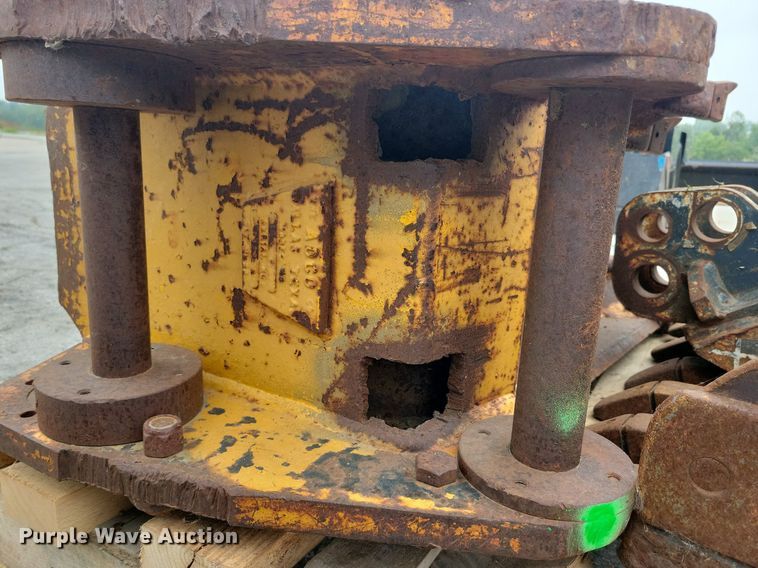 image for item DR4356 (3) excavator attachments