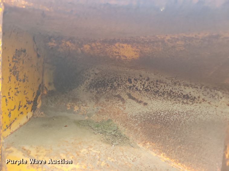 image for item DR4356 (3) excavator attachments