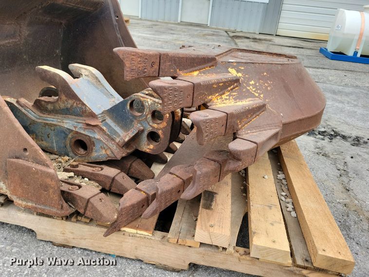 image for item DR4356 (3) excavator attachments