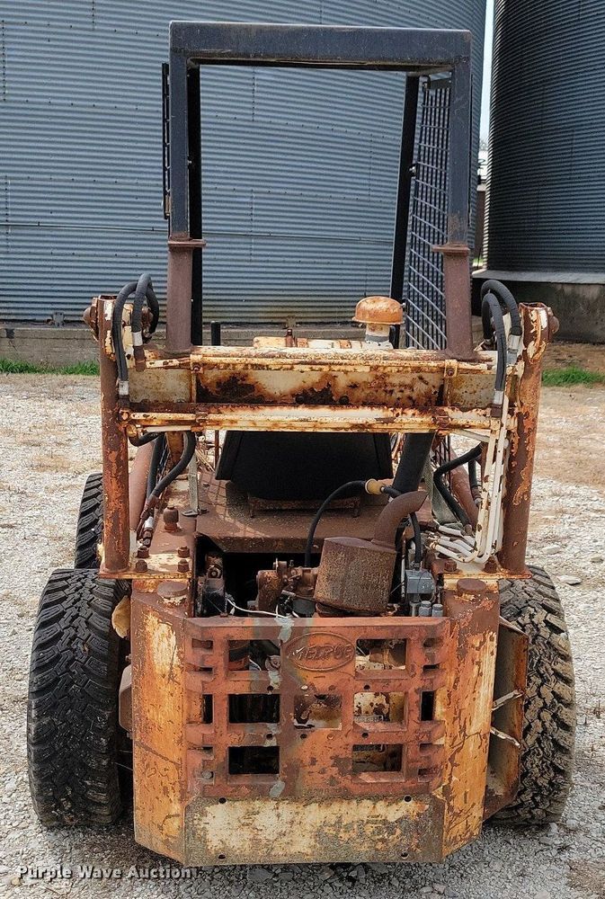 image for item DR4363 1966 Bobcat Melroe 500 skid steer loader