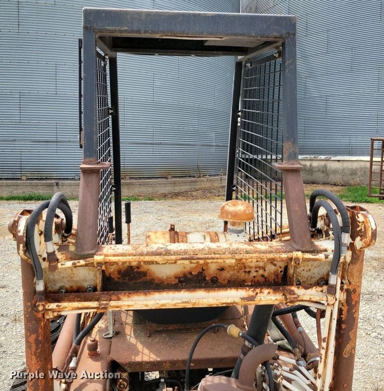 image for item DR4363 1966 Bobcat Melroe 500 skid steer loader