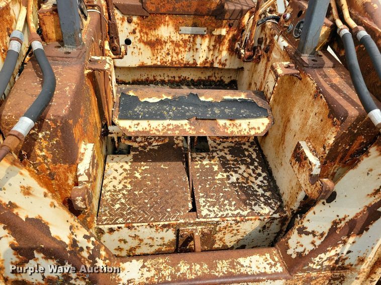 image for item DR4363 1966 Bobcat Melroe 500 skid steer loader