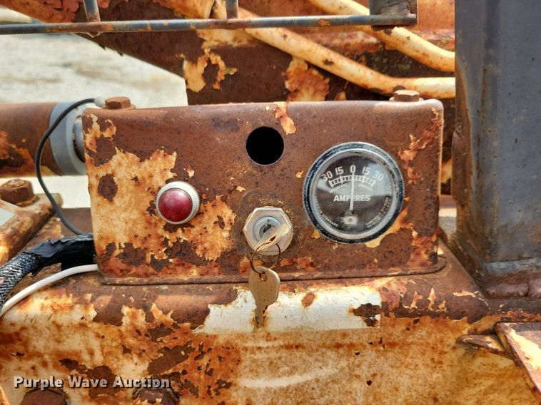 image for item DR4363 1966 Bobcat Melroe 500 skid steer loader