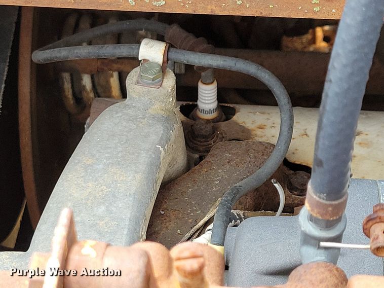 image for item DR4363 1966 Bobcat Melroe 500 skid steer loader