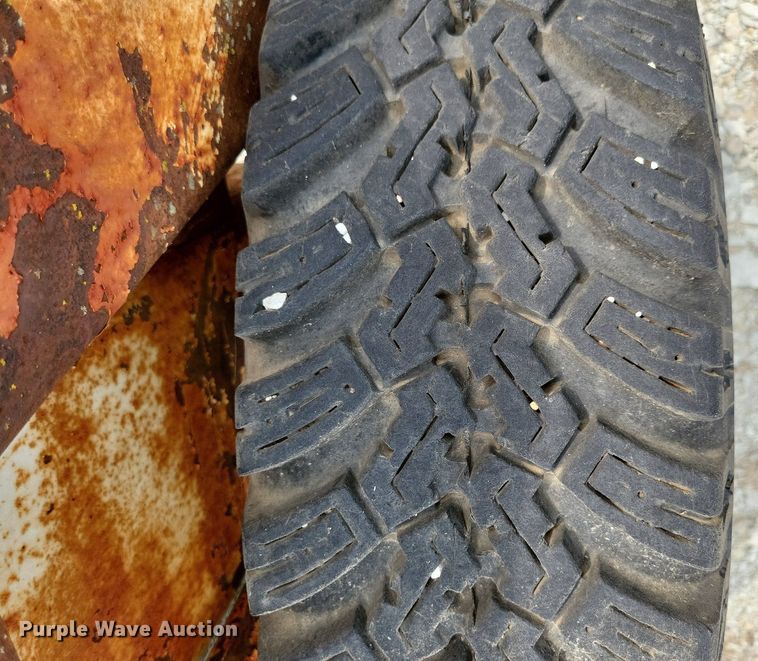 image for item DR4363 1966 Bobcat Melroe 500 skid steer loader