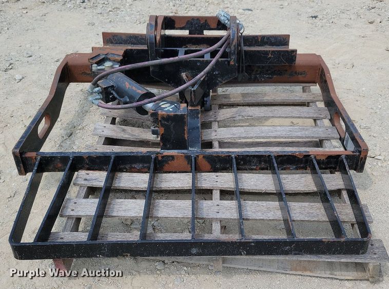 image for item DR4364 JLG telehandler quick attach