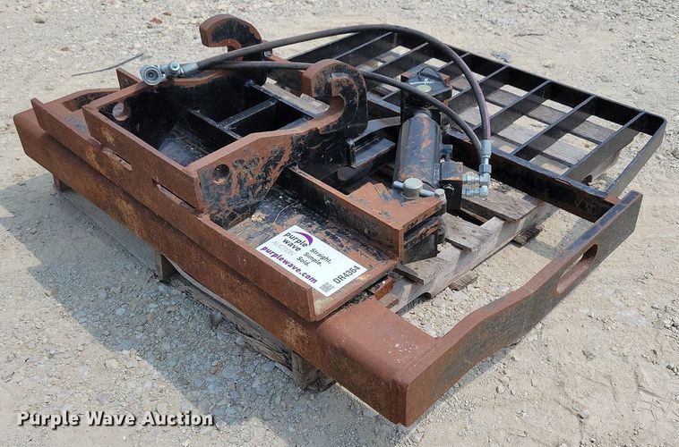 image for item DR4364 JLG telehandler quick attach