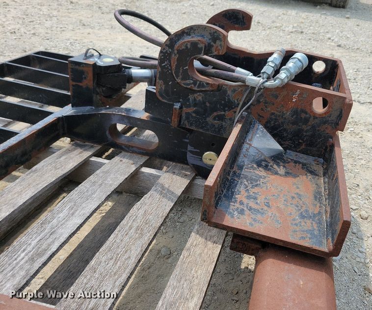 image for item DR4364 JLG telehandler quick attach