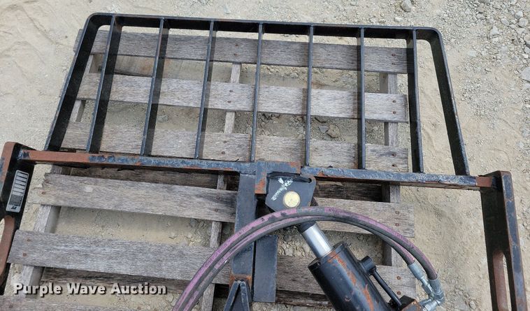 image for item DR4364 JLG telehandler quick attach