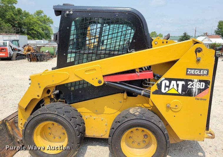 image for item DR4366 2014 Caterpillar 236D skid steer loader