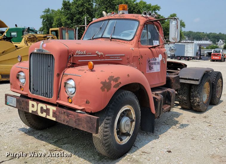 image for item DR4369 1961 Mack B61 semi truck