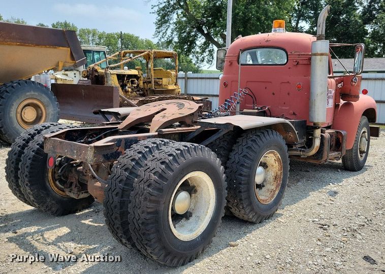 image for item DR4369 1961 Mack B61 semi truck