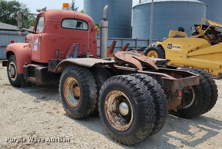 image for item DR4369 1961 Mack B61 semi truck