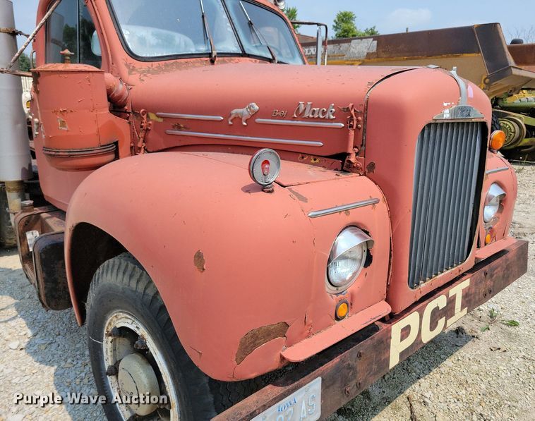 image for item DR4369 1961 Mack B61 semi truck