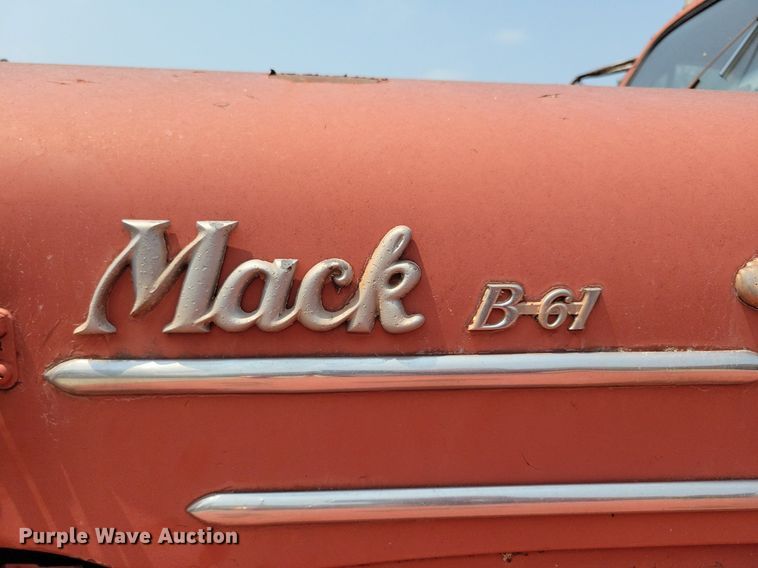 image for item DR4369 1961 Mack B61 semi truck