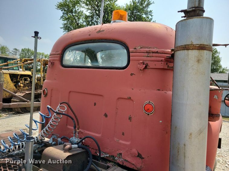 image for item DR4369 1961 Mack B61 semi truck
