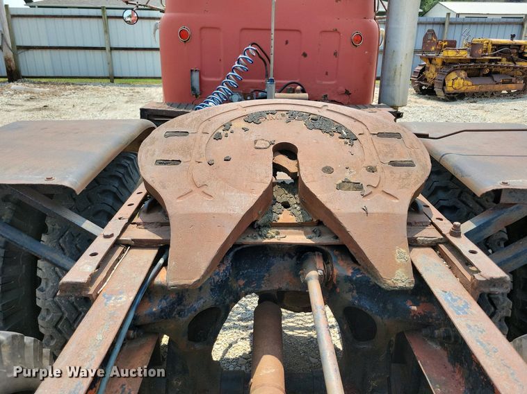 image for item DR4369 1961 Mack B61 semi truck